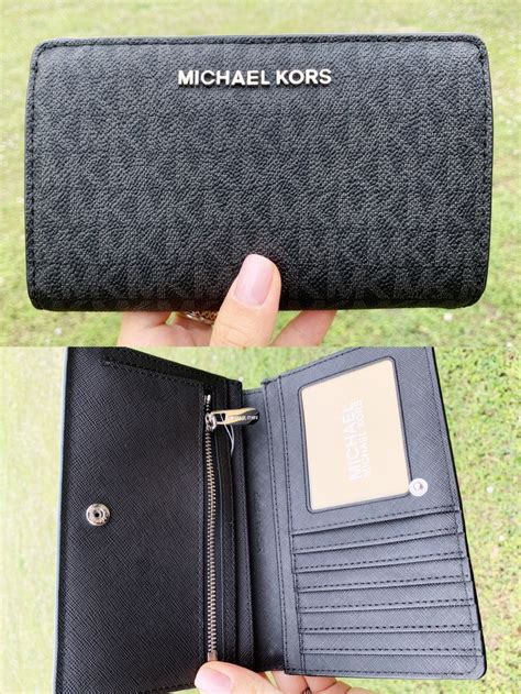 michael kors jetsetter wallet.